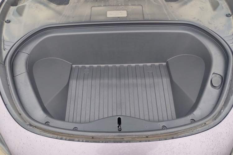 Used Xiaomi Auto SU7 2024 Four-Wheel Drive Ultra-Long Range Advanced Intelligent Driving Max Edition Engine Bay