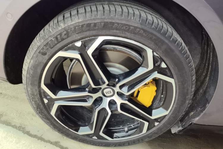 Used Xiaomi Auto SU7 2024 Four-Wheel Drive Ultra-Long Range Advanced Intelligent Driving Max Edition Exterior 2
