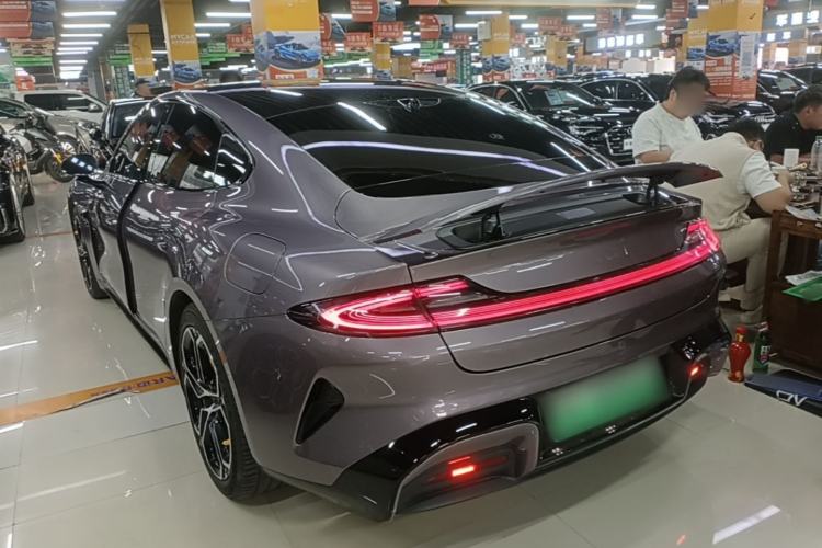 Used Xiaomi Auto SU7 2024 Four-Wheel Drive Ultra-Long Range Advanced Intelligent Driving Max Edition Exterior 2