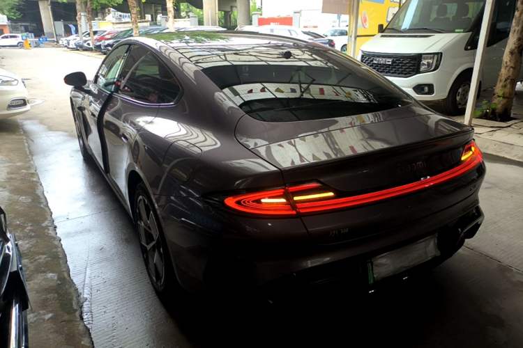 Used Xiaomi Auto SU7 2024 Rear-Drive Ultra-Long Range Advanced Pro-Level Intelligent Driving Version Exterior 2