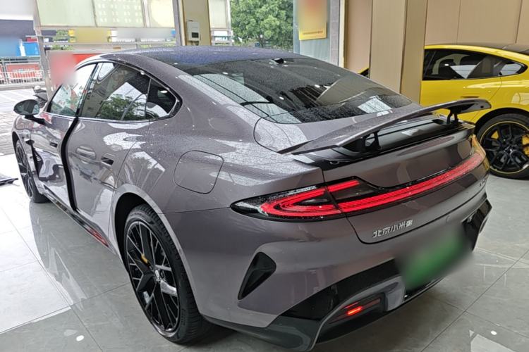Used Xiaomi Auto SU7 2024 Four-Wheel Drive Ultra-Long Range Advanced Intelligent Driving Max Edition Exterior 2
