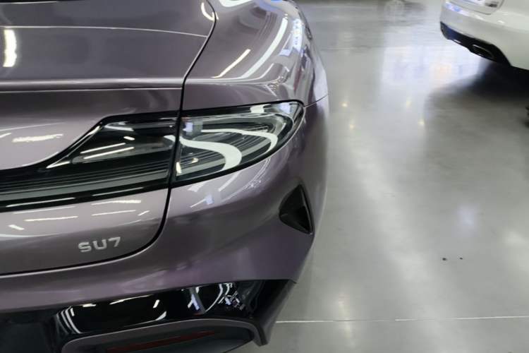 Used Xiaomi Auto SU7 2024 Rear-Drive Standard Founder Edition Exterior 3