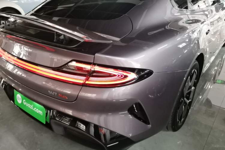 Used Xiaomi Auto SU7 2024 Four-Wheel Drive Ultra-Long Range Advanced Intelligent Driving Max Edition Exterior 3