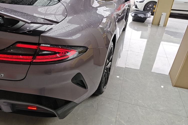 Used Xiaomi Auto SU7 2024 Four-Wheel Drive Ultra-Long Range Advanced Intelligent Driving Max Edition Exterior 3