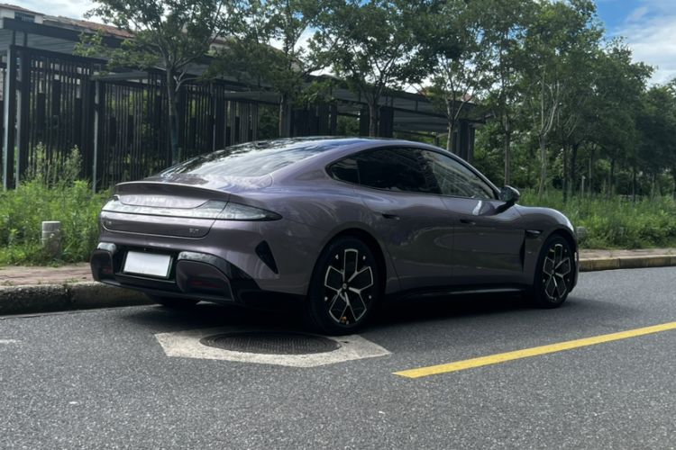 Used Xiaomi Auto SU7 2024 Rear-Drive Long-Range Intelligent Driving Version Exterior 4