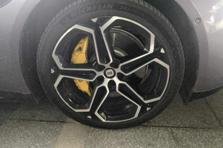 Used Xiaomi Auto SU7 2024 Rear-Drive Ultra-Long Range Advanced Pro-Level Intelligent Driving Version Exterior 4