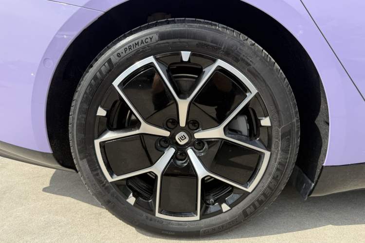 Used Xiaomi Auto SU7 2024 Rear-Drive Long-Range Intelligent Driving Version Exterior 4