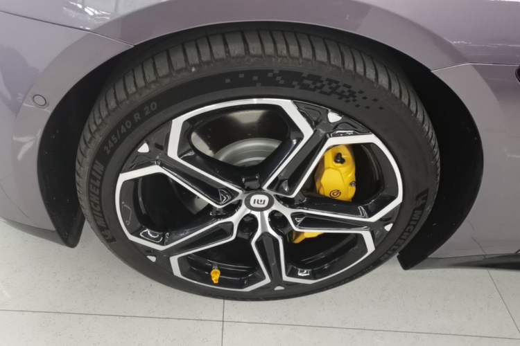 Used Xiaomi Auto SU7 2024 Four-Wheel Drive Ultra-Long Range Advanced Intelligent Driving Max Edition Exterior 4