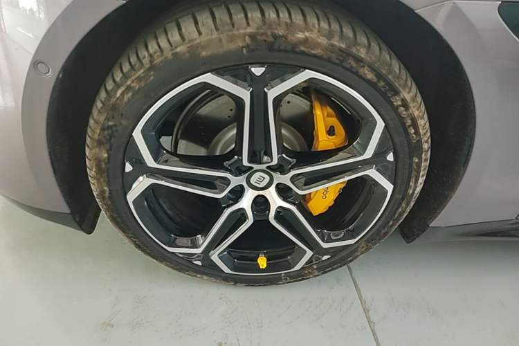 Used Xiaomi Auto SU7 2024 Rear-Drive Ultra-Long Range Advanced Pro-Level Intelligent Driving Version Exterior 4