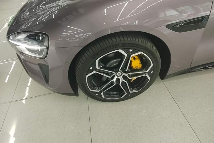 Used Xiaomi Auto SU7 2024 Rear-Drive Long-Range Intelligent Driving Version Exterior 4