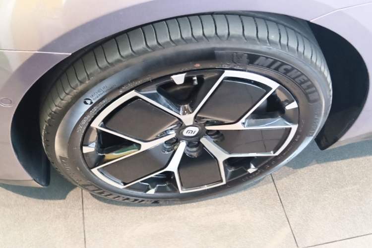 Used Xiaomi Auto SU7 2024 Rear-Drive Long-Range Intelligent Driving Version Exterior 4