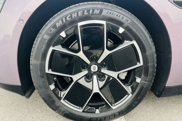 Used Xiaomi Auto SU7 2024 Rear-Drive Long-Range Intelligent Driving Version Exterior 4
