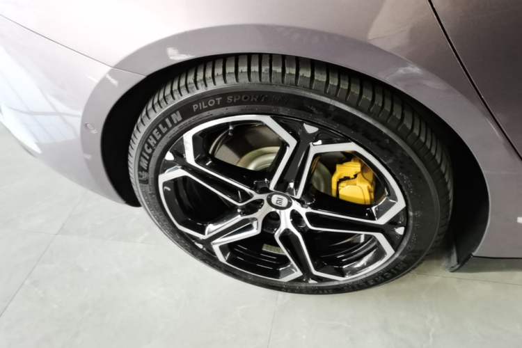 Used Xiaomi Auto SU7 2024 Four-Wheel Drive Ultra-Long Range Advanced Intelligent Driving Max Edition Exterior 5