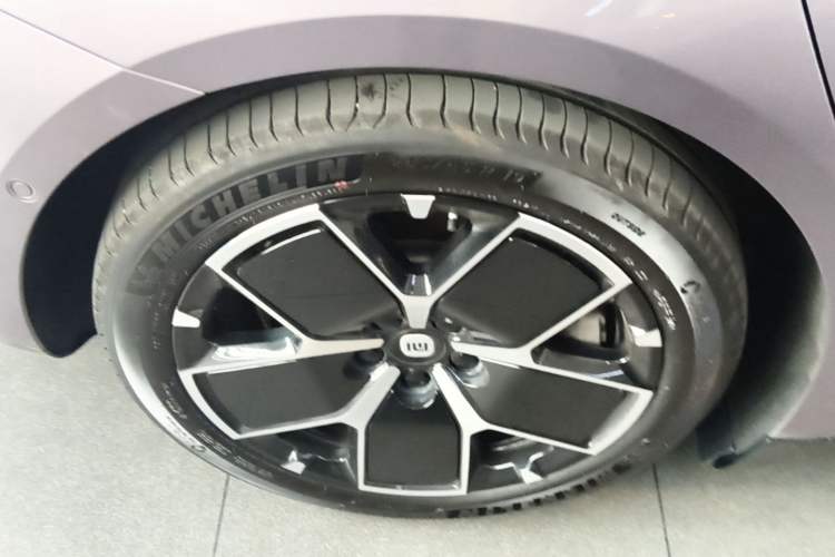 Used Xiaomi Auto SU7 2024 Rear-Drive Long-Range Intelligent Driving Version Exterior 5