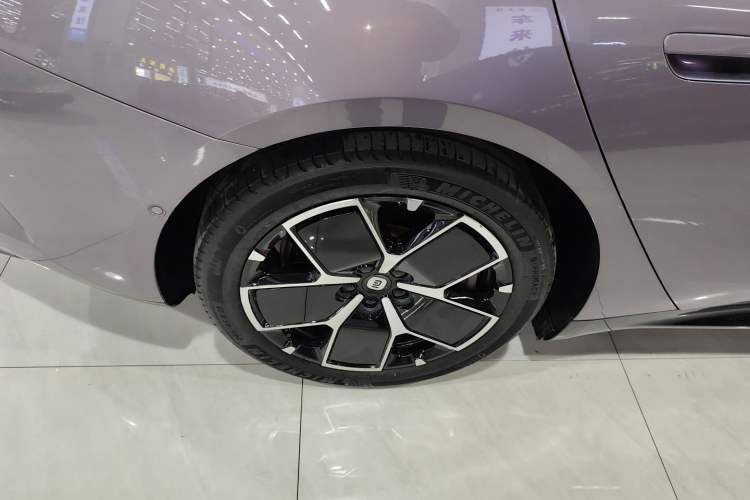 Used Xiaomi Auto SU7 2024 Rear-Drive Long-Range Intelligent Driving Version Exterior 8