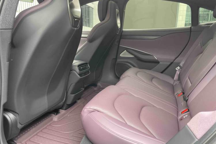 Used Xiaomi Auto SU7 2024 Rear-Drive Long-Range Intelligent Driving Version Exterior 8