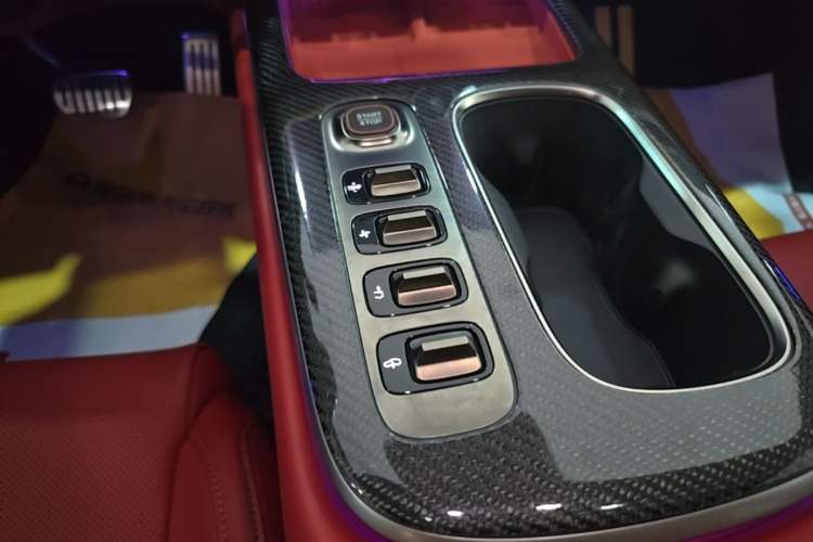 Used Xiaomi Auto SU7 2024 Four-Wheel Drive Ultra-Long Range Advanced Intelligent Driving Max Edition Gear Lever