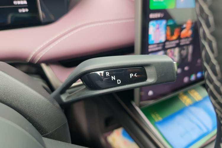 Used Xiaomi Auto SU7 2024 Four-Wheel Drive Ultra-Long Range Advanced Intelligent Driving Max Edition Gear Lever