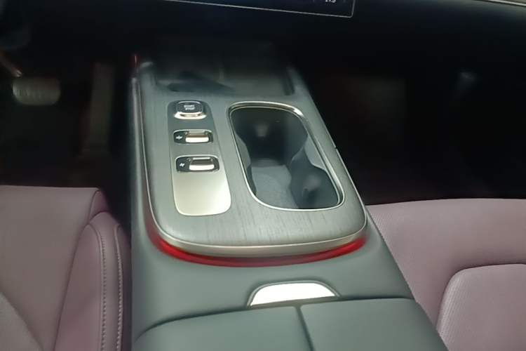 Used Xiaomi Auto SU7 2024 Rear-Drive Long-Range Intelligent Driving Version Gear Lever