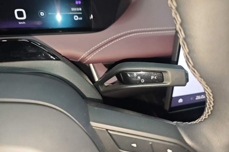 Used Xiaomi Auto SU7 2024 Four-Wheel Drive Ultra-Long Range Advanced Intelligent Driving Max Edition Gear Lever