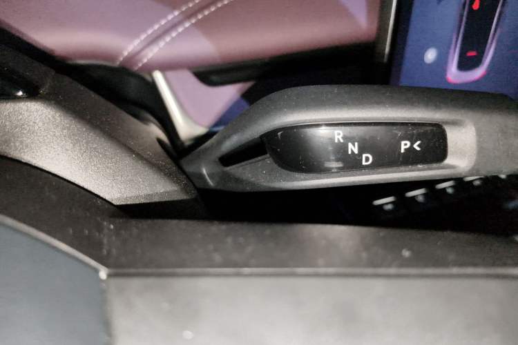 Used Xiaomi Auto SU7 2024 Rear-Drive Ultra-Long Range Advanced Pro-Level Intelligent Driving Version Gear Lever