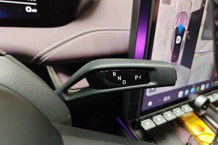 Used Xiaomi Auto SU7 2024 Four-Wheel Drive Ultra-Long Range Advanced Intelligent Driving Max Edition Gear Lever