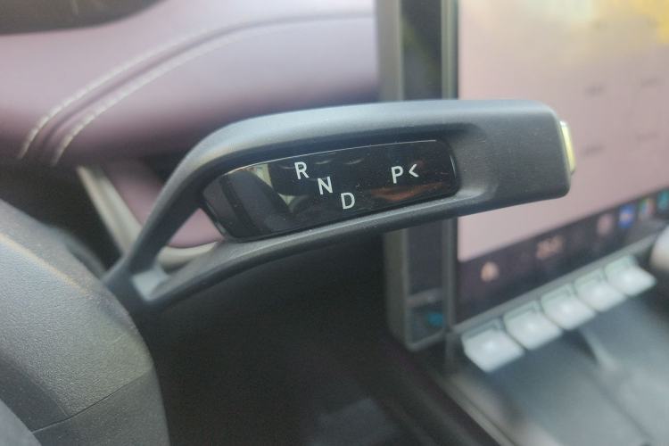 Used Xiaomi Auto SU7 2024 Rear-Drive Ultra-Long Range Advanced Pro-Level Intelligent Driving Version Gear Lever