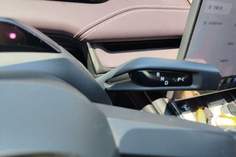 Used Xiaomi Auto SU7 2024 Four-Wheel Drive Ultra-Long Range Advanced Intelligent Driving Max Edition Gear Lever