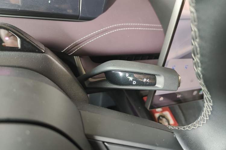 Used Xiaomi Auto SU7 2024 Rear-Drive Ultra-Long Range Advanced Pro-Level Intelligent Driving Version Gear Lever