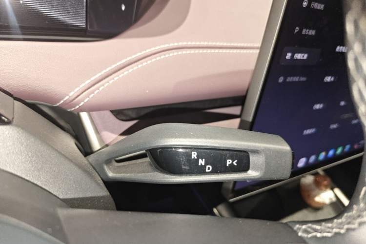 Used Xiaomi Auto SU7 2024 Four-Wheel Drive Ultra-Long Range Advanced Intelligent Driving Max Edition Gear Lever