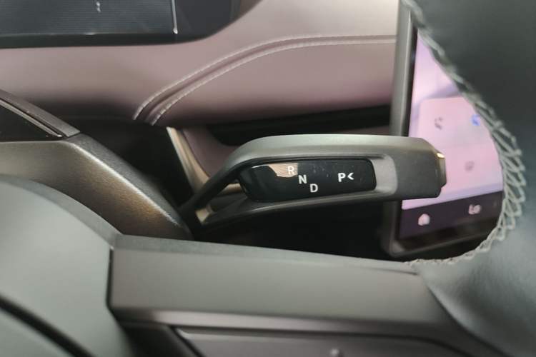 Used Xiaomi Auto SU7 2024 Rear-Drive Ultra-Long Range Advanced Pro-Level Intelligent Driving Version Gear Lever