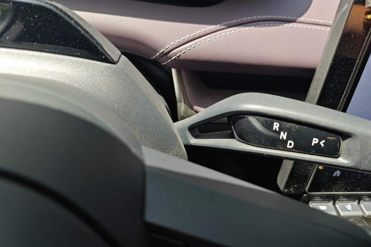 Used Xiaomi Auto SU7 2024 Four-Wheel Drive Ultra-Long Range Advanced Intelligent Driving Max Edition Gear Lever