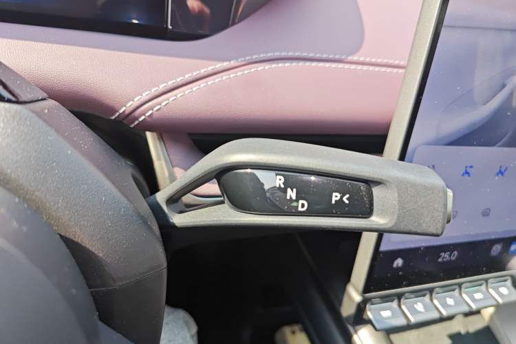 Used Xiaomi Auto SU7 2024 Four-Wheel Drive Ultra-Long Range Advanced Intelligent Driving Max Edition Gear Lever