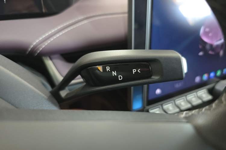 Used Xiaomi Auto SU7 2024 Four-Wheel Drive Ultra-Long Range Advanced Intelligent Driving Max Edition Gear Lever