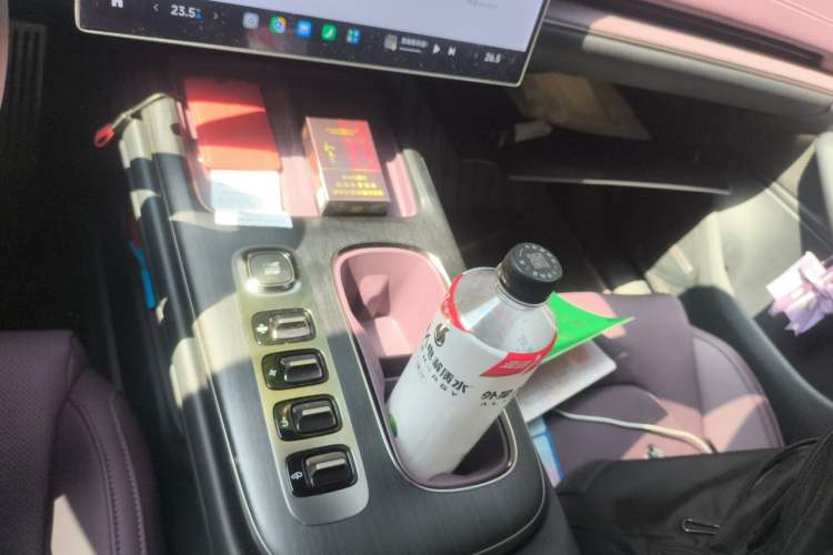 Used Xiaomi Auto SU7 2024 Four-Wheel Drive Ultra-Long Range Advanced Intelligent Driving Max Edition Gear Lever