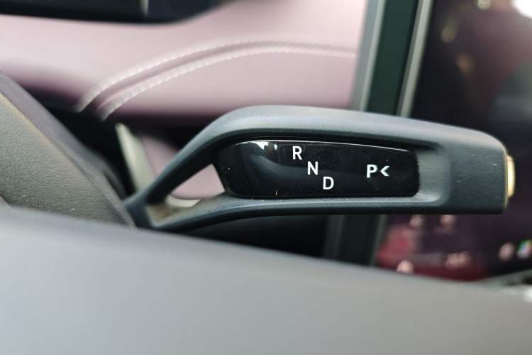 Used Xiaomi Auto SU7 2024 Four-Wheel Drive Ultra-Long Range Advanced Intelligent Driving Max Edition Gear Lever