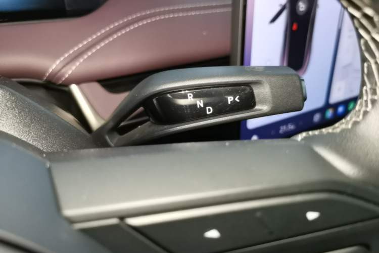 Used Xiaomi Auto SU7 2024 Four-Wheel Drive Ultra-Long Range Advanced Intelligent Driving Max Edition Gear Lever