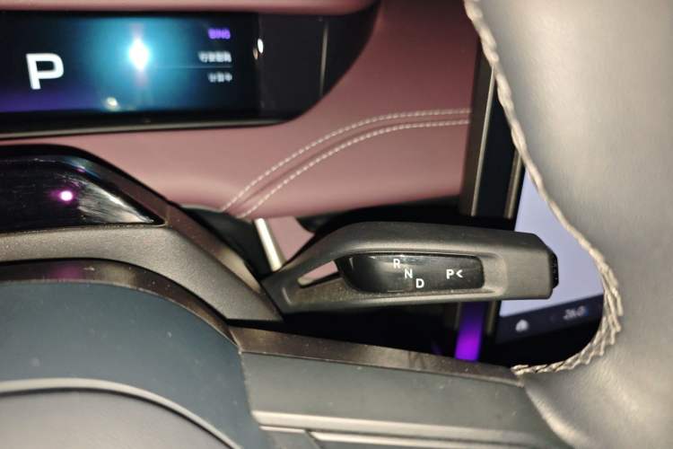 Used Xiaomi Auto SU7 2024 Rear-Drive Ultra-Long Range Advanced Pro-Level Intelligent Driving Version Gear Lever