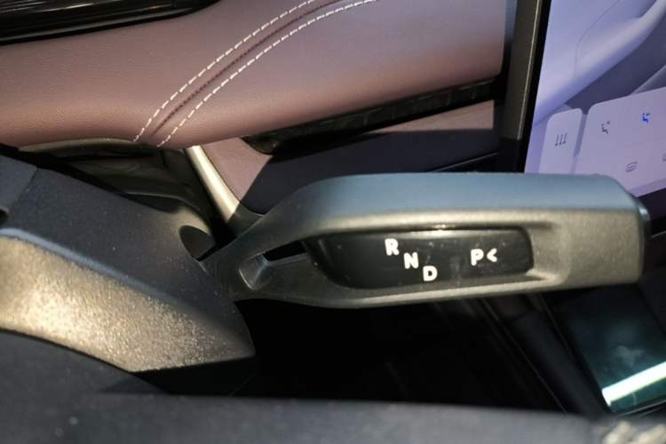 Used Xiaomi Auto SU7 2024 Four-Wheel Drive Ultra-Long Range Advanced Intelligent Driving Max Edition Gear Lever