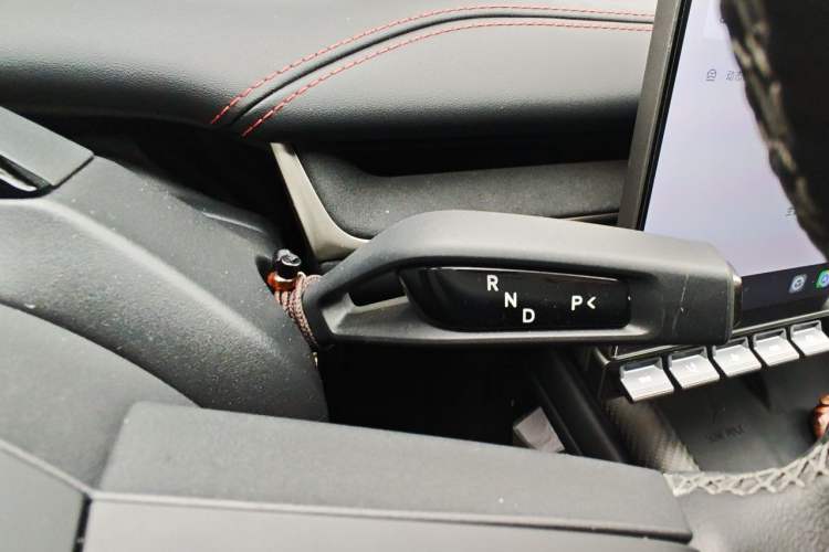 Used Xiaomi Auto SU7 2024 Four-Wheel Drive Ultra-Long Range Advanced Intelligent Driving Max Edition Gear Lever