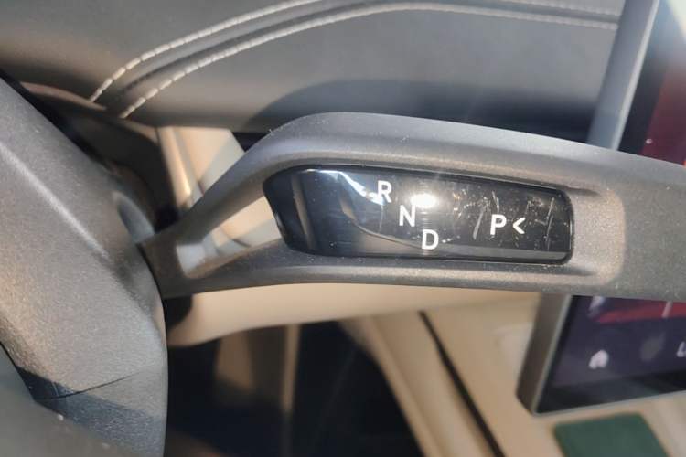 Used Xiaomi Auto SU7 2024 Rear-Drive Ultra-Long Range Advanced Pro-Level Intelligent Driving Version Gear Lever