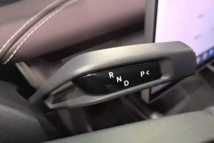Used Xiaomi Auto SU7 2024 Four-Wheel Drive Ultra-Long Range Advanced Intelligent Driving Max Edition Gear Lever