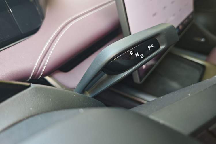 Used Xiaomi Auto SU7 2024 Four-Wheel Drive Ultra-Long Range Advanced Intelligent Driving Max Edition Gear Lever