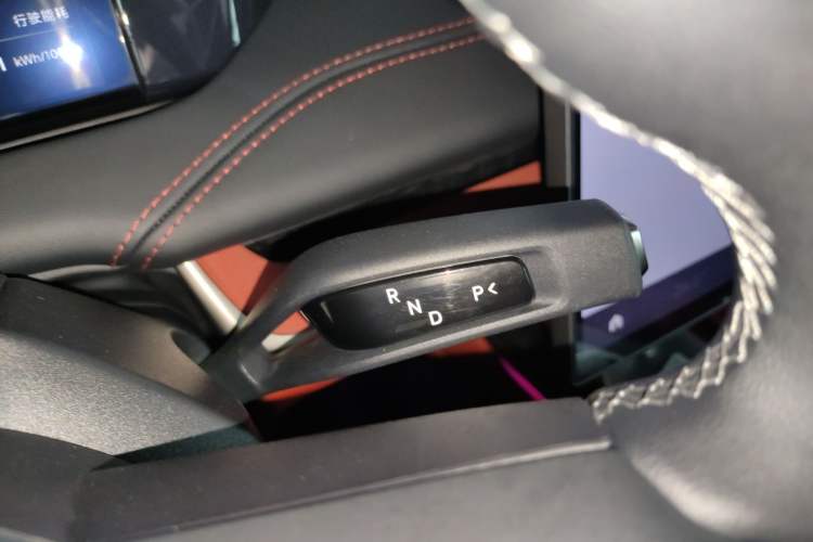 Used Xiaomi Auto SU7 2024 Four-Wheel Drive Ultra-Long Range Advanced Intelligent Driving Max Edition Gear Lever