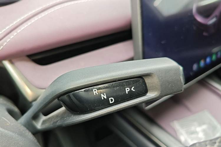 Used Xiaomi Auto SU7 2024 Rear-Drive Ultra-Long Range Advanced Pro-Level Intelligent Driving Version Gear Lever
