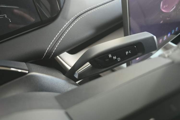Used Xiaomi Auto SU7 2024 Four-Wheel Drive Ultra-Long Range Advanced Intelligent Driving Max Edition Gear Lever