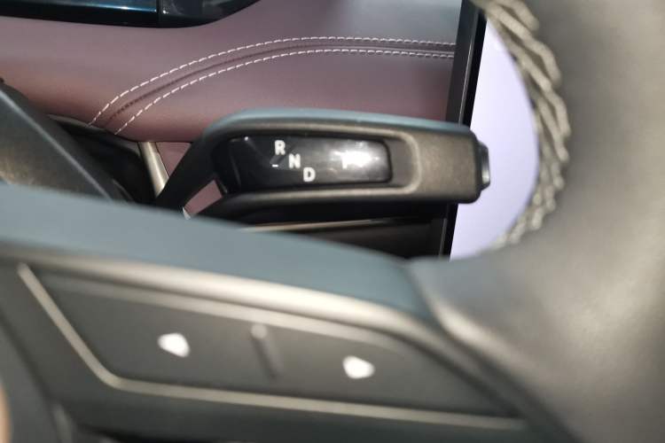Used Xiaomi Auto SU7 2024 Four-Wheel Drive Ultra-Long Range Advanced Intelligent Driving Max Edition Gear Lever