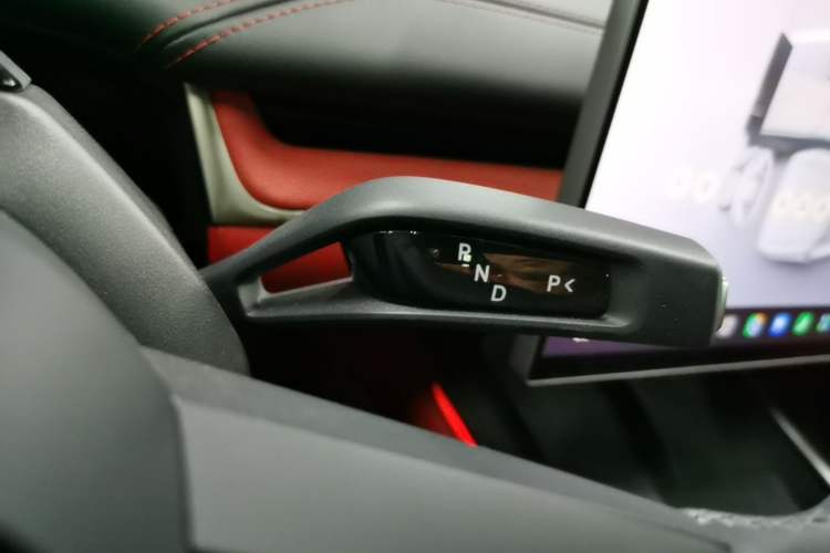 Used Xiaomi Auto SU7 2024 Rear-Drive Long-Range Intelligent Driving Version Gear Lever