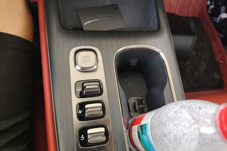 Used Xiaomi Auto SU7 2024 Four-Wheel Drive Ultra-Long Range Advanced Intelligent Driving Max Edition Gear Lever