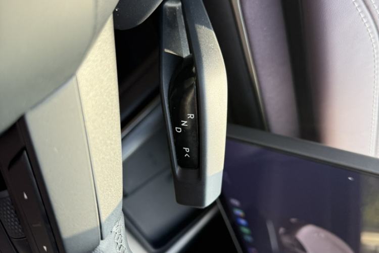 Used Xiaomi Auto SU7 2024 Rear-Drive Long-Range Intelligent Driving Version Gear Lever